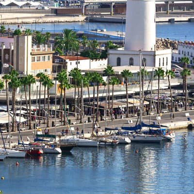 Le Parc Paseo et le port de plaisance