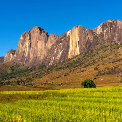 La vallée du Tsaranoro