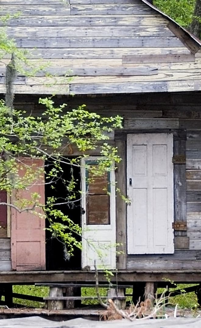 Larc's Acadian Village
