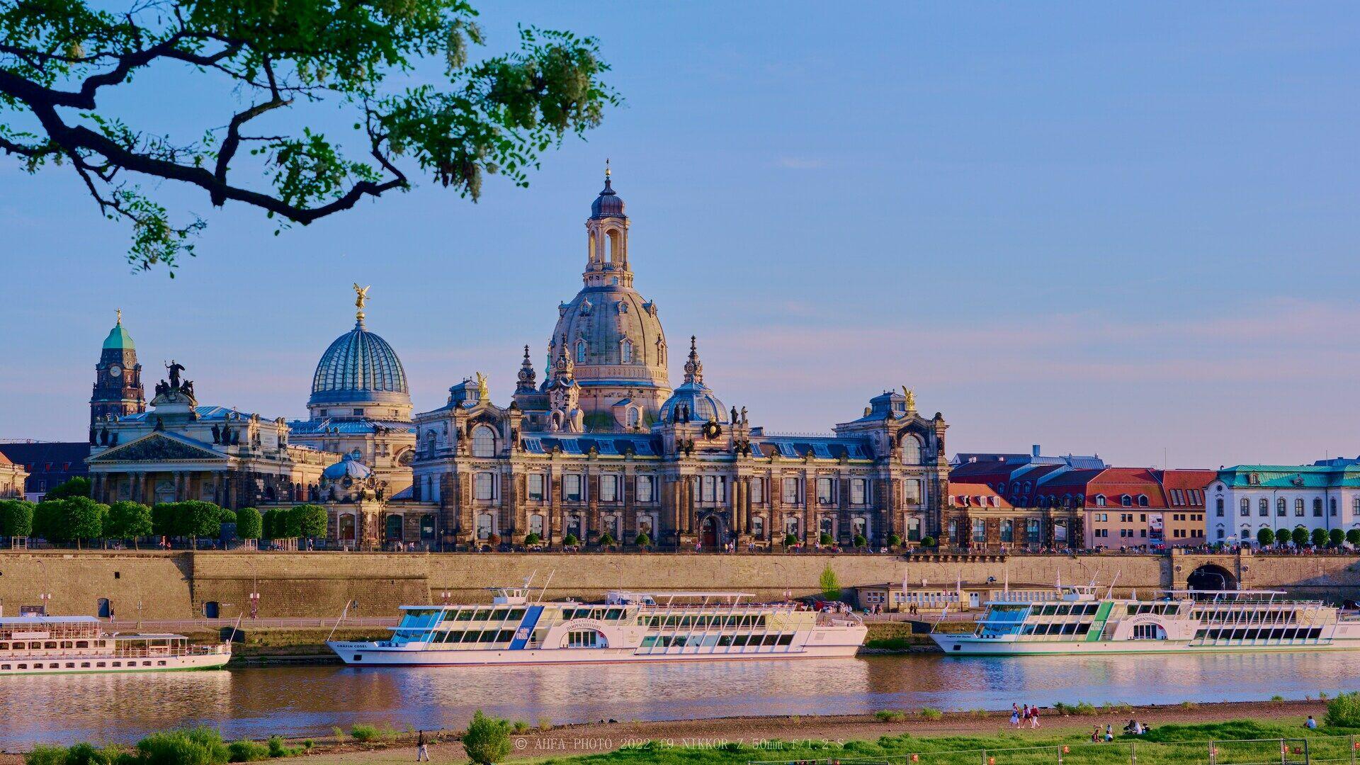 Film Nights on the Elbe River