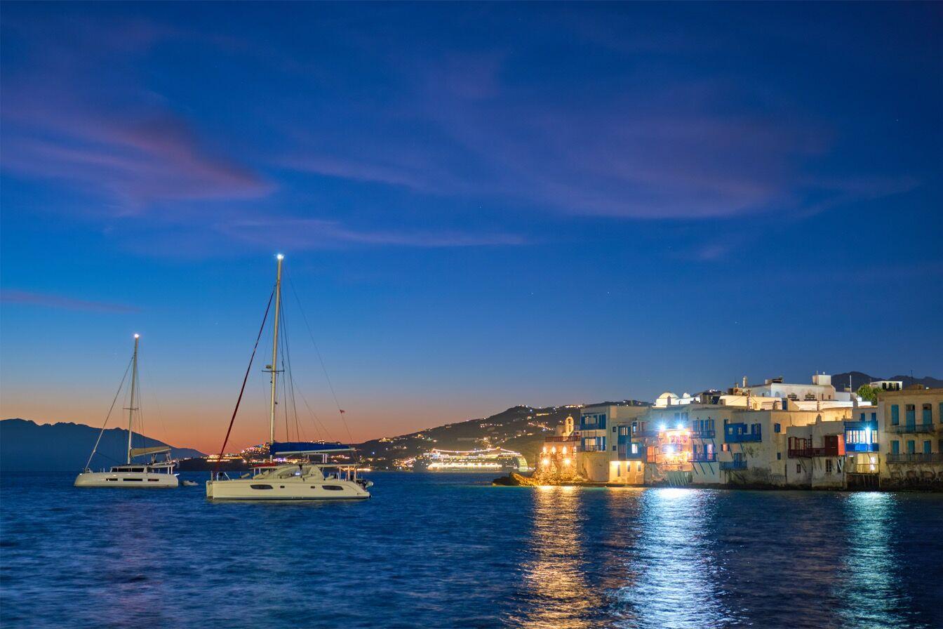 vue nocture sur Mikonos