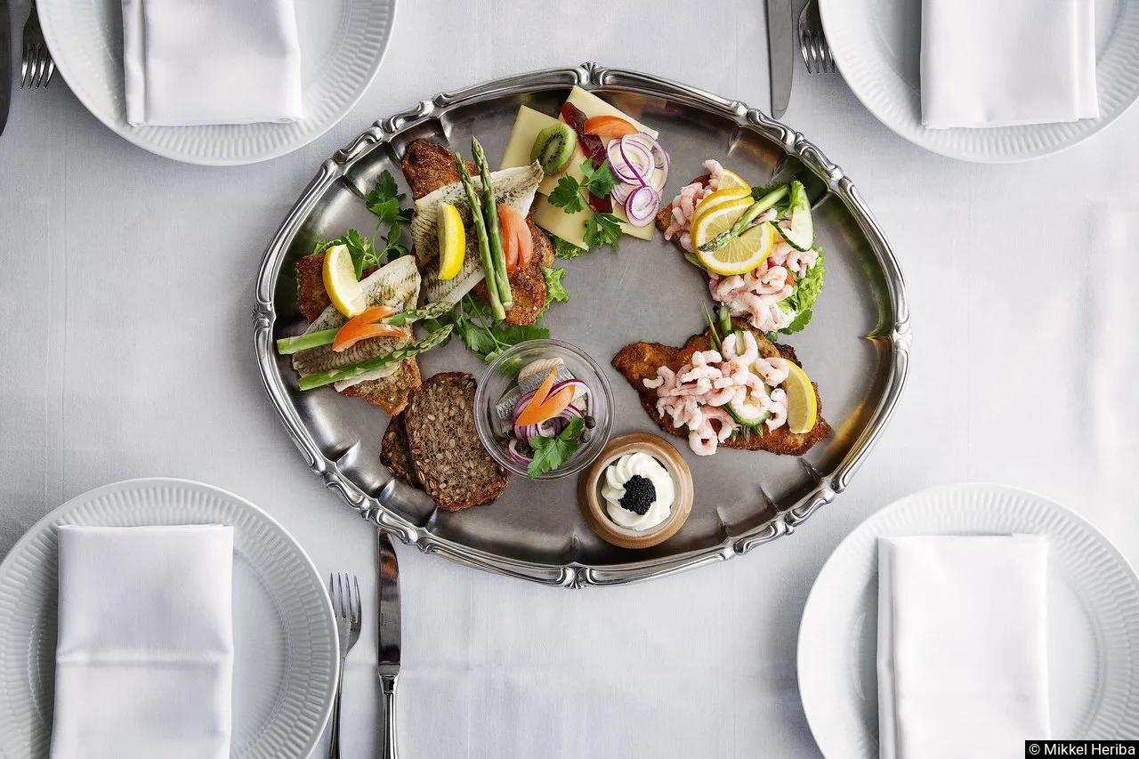 du smorrebrod traditionnel a la new nordic cuisine