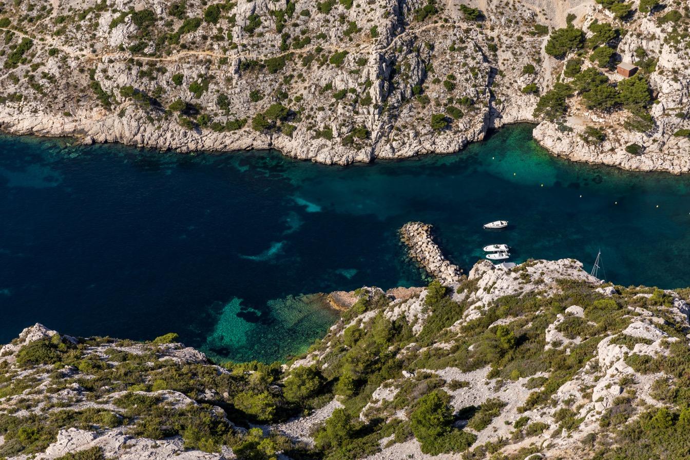 calanque erevine aventure sauvage cote bleue