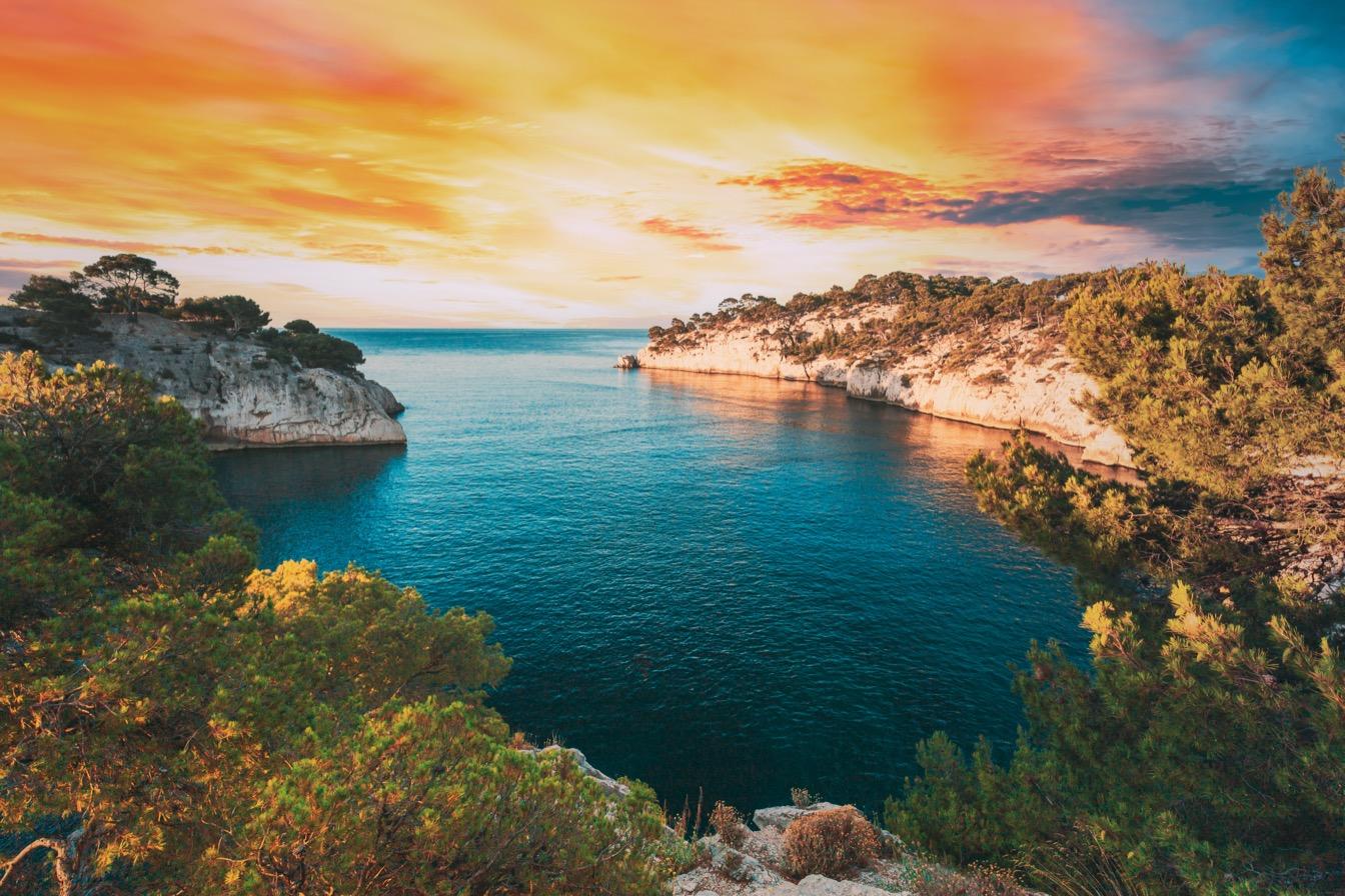 calanque port d alon joyau cote var