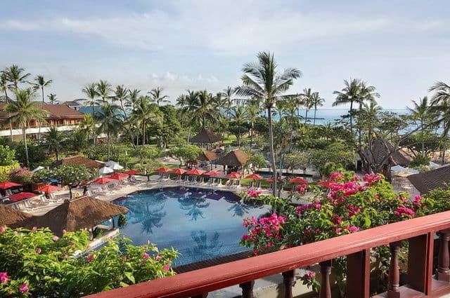 nusa-dua-beach-hotel-tradition-developpement