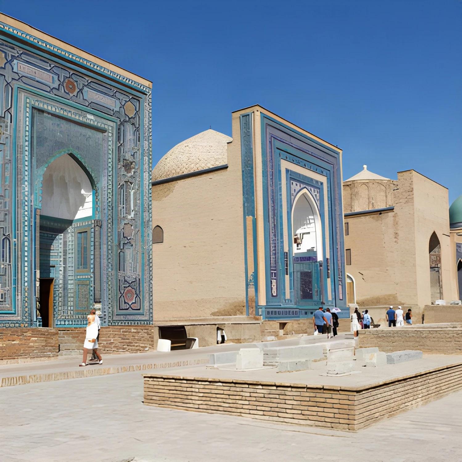 Architecture colorée et historique sur la route des Caravansérails