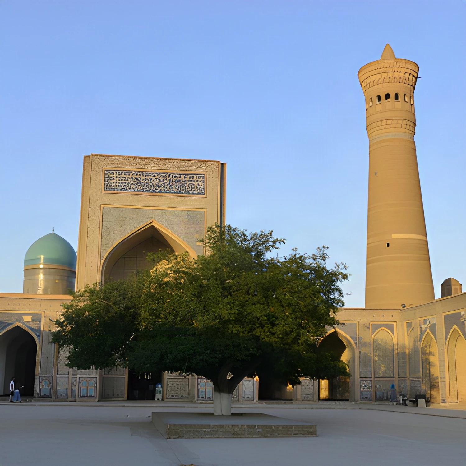 Architecture historique avec minaret pour le produit Des sentiers aux plateaux de l'Altaï