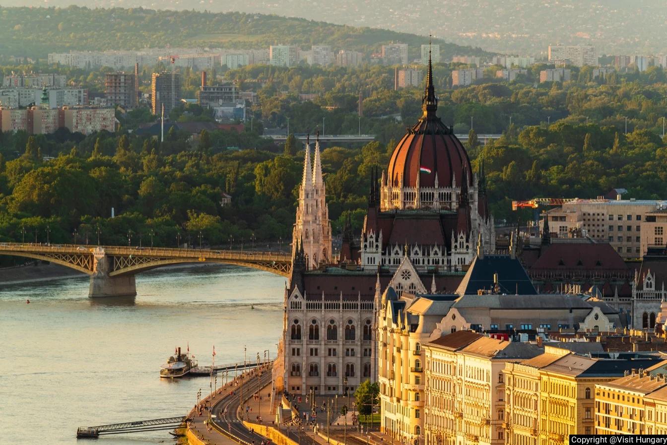 budapest-capitale-magyare-danube-collines