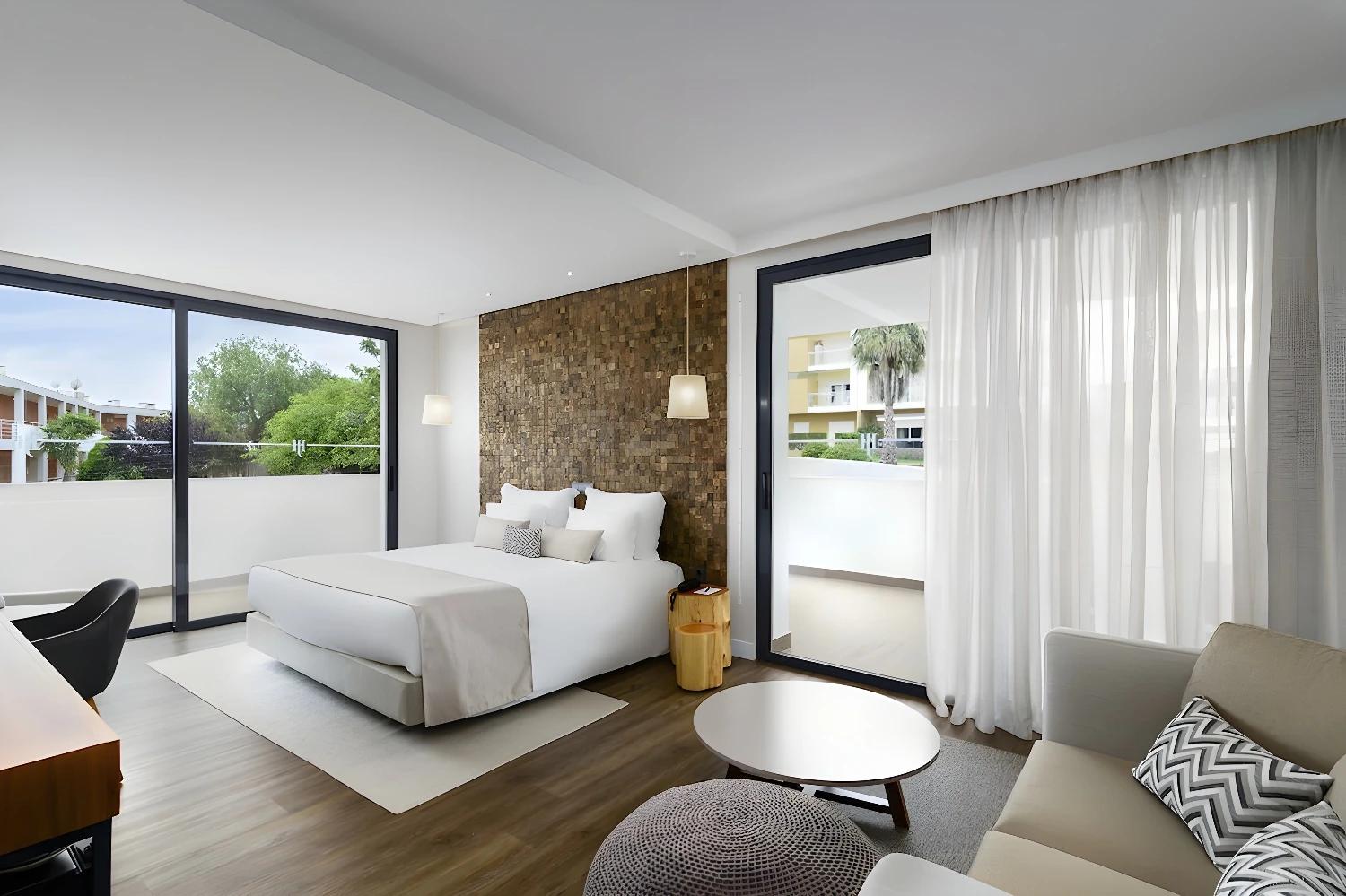 Chambre moderne avec balcon à l'hôtel Jupiter Marina - Adult Only