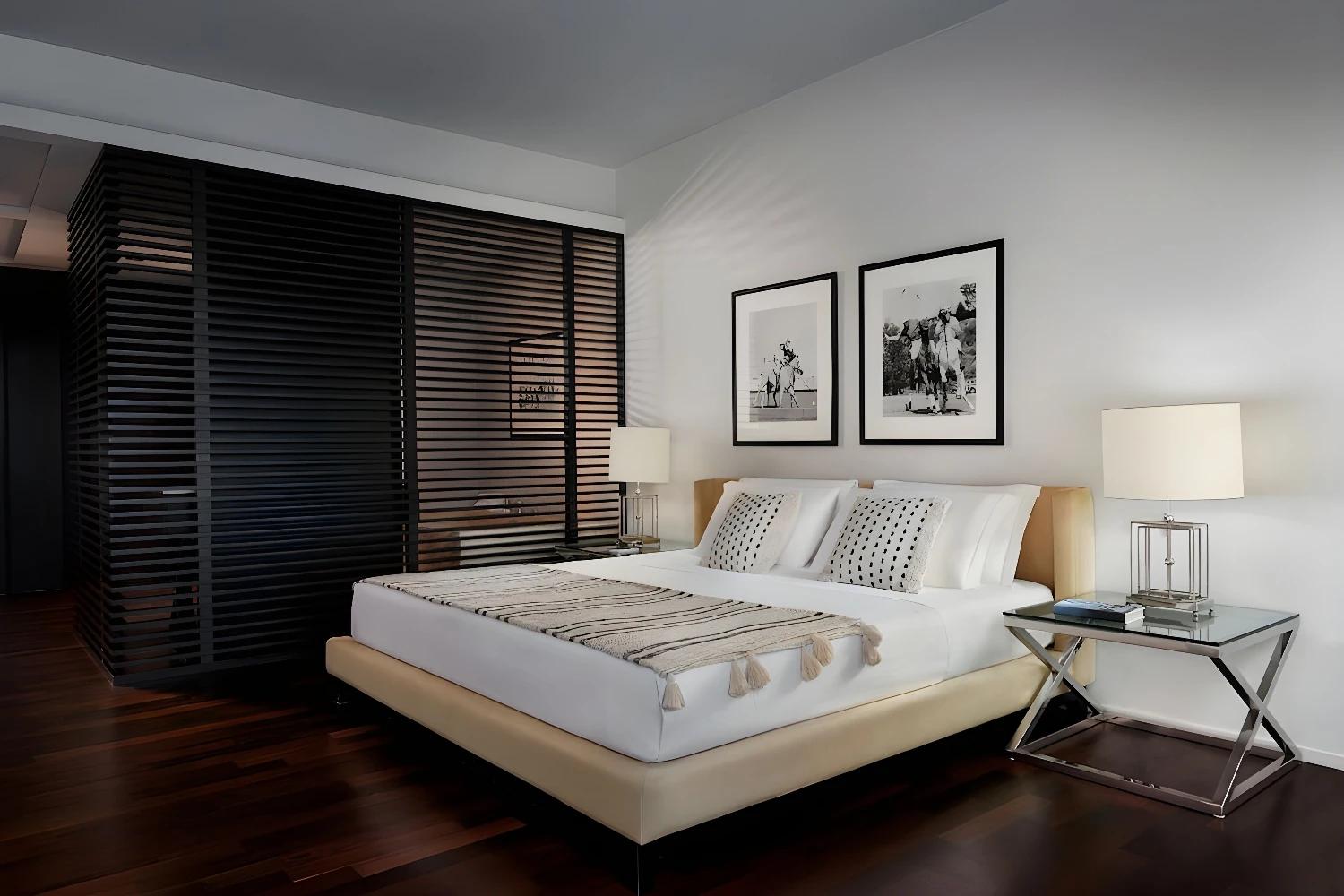 Chambre élégante avec décoration moderne à l'Argentario Golf Resort & Spa
