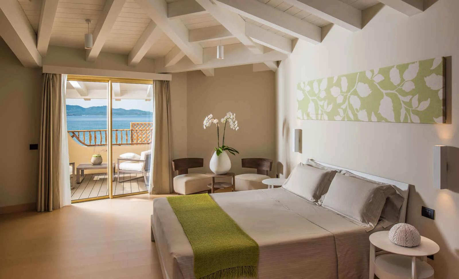 Chambre lumineuse avec vue sur la mer à CalaCuncheddi