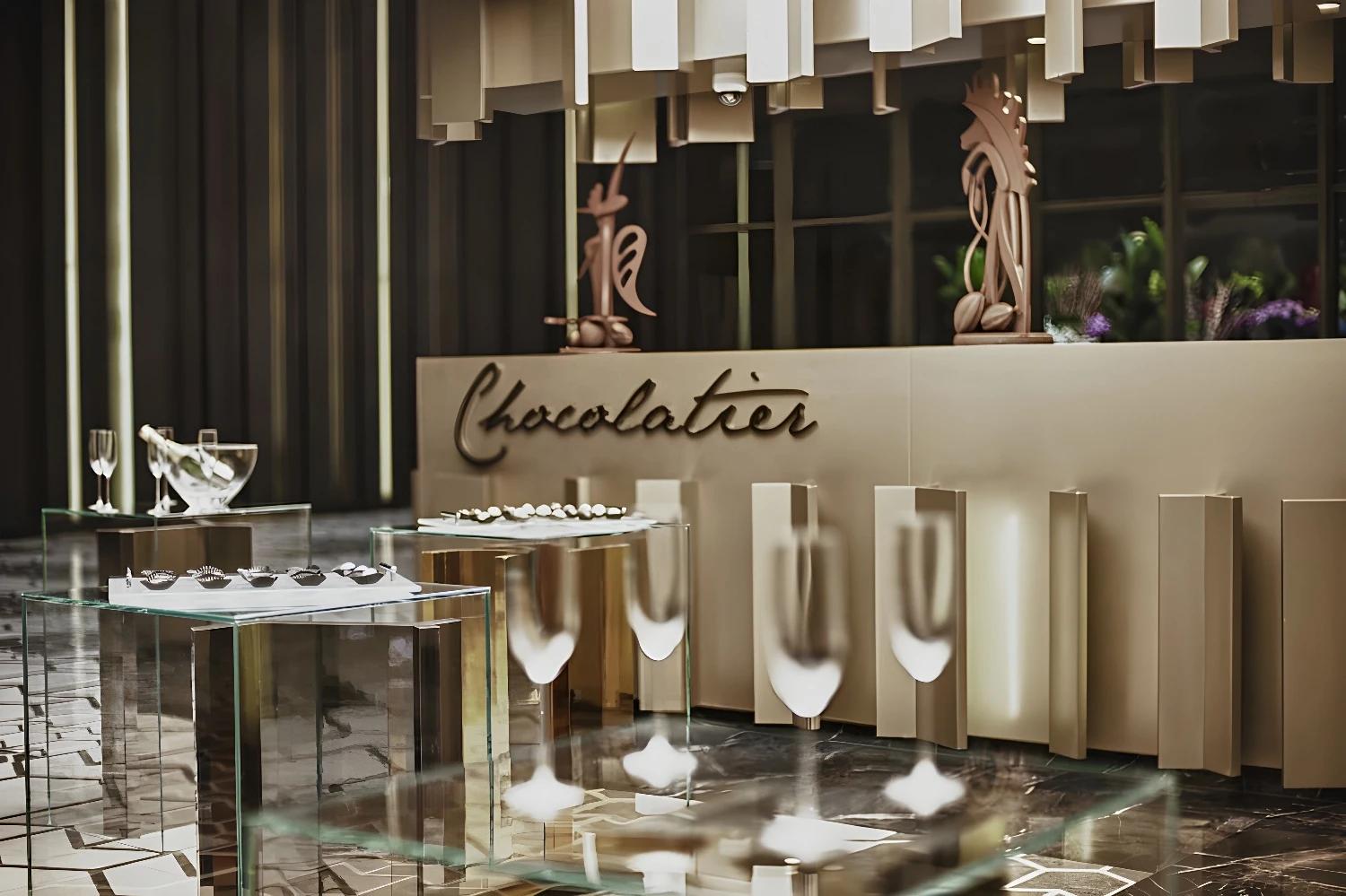 Chocolaterie élégante au Maxx Royal Kemer Resort.