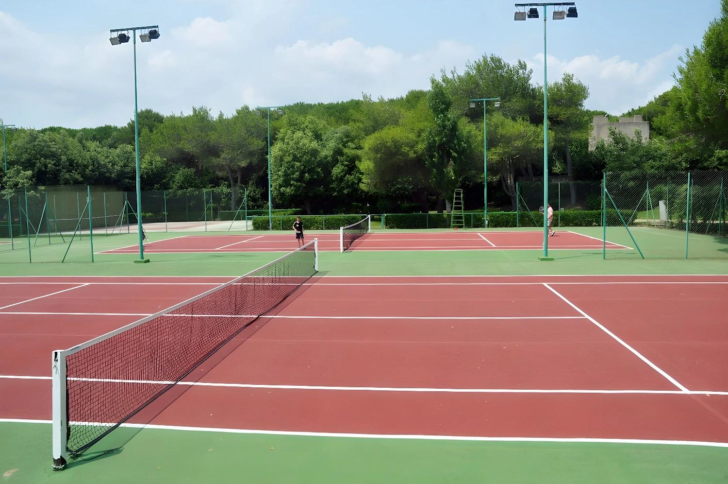 Courts de tennis au VOI Colonna Village