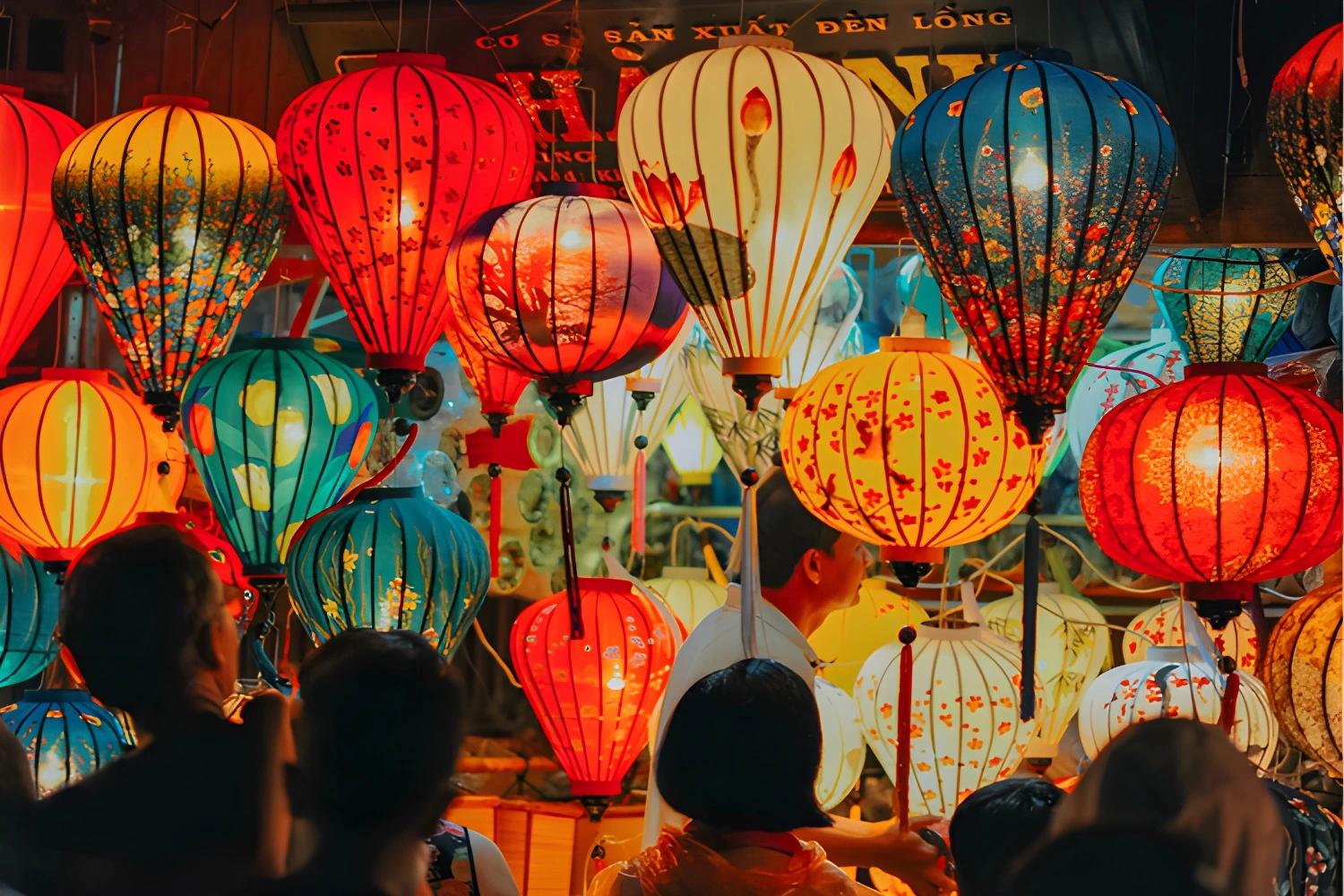 Lampions colorés à Hoi An, Circuit Vietnam, Terre du Dragon