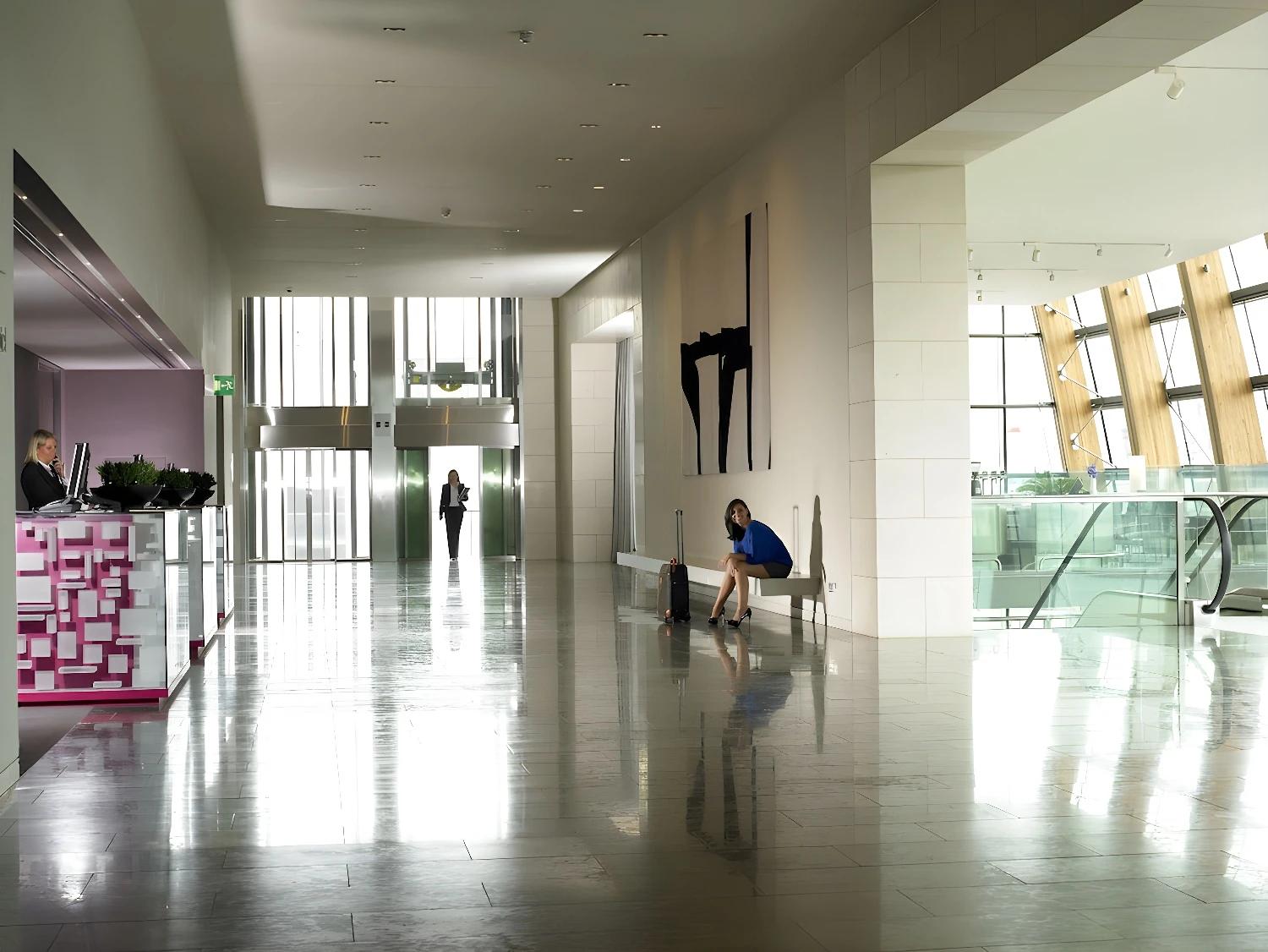 Lobby moderne et accueillant de The Gibson - Dublin