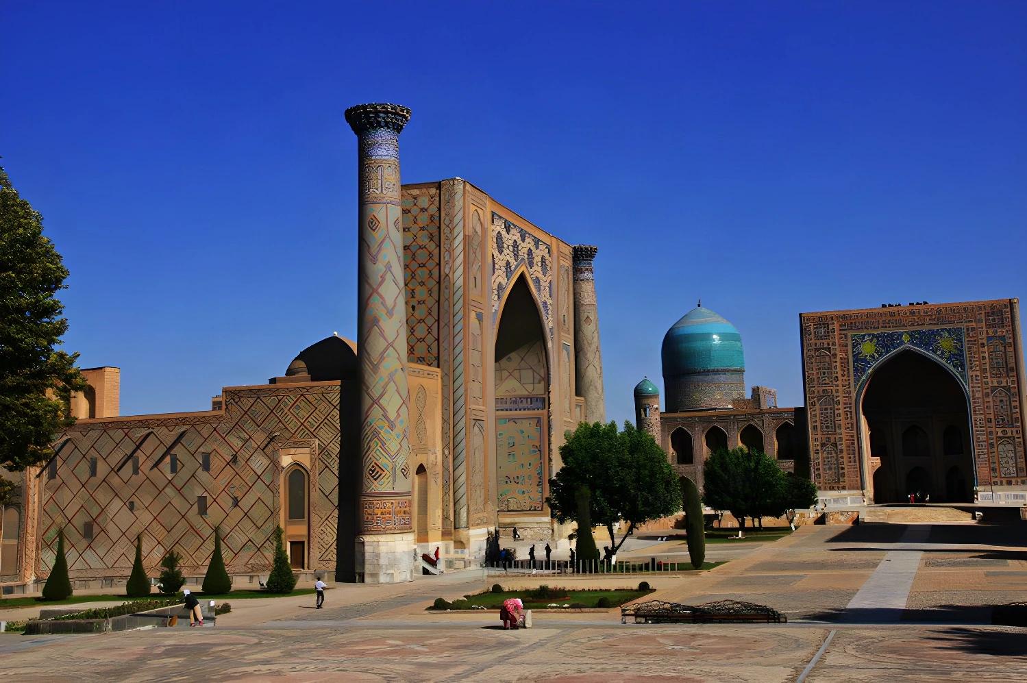 Vue extérieure d'un monument historique en Ouzbékistan, Splendeurs d'Ouzbékistan