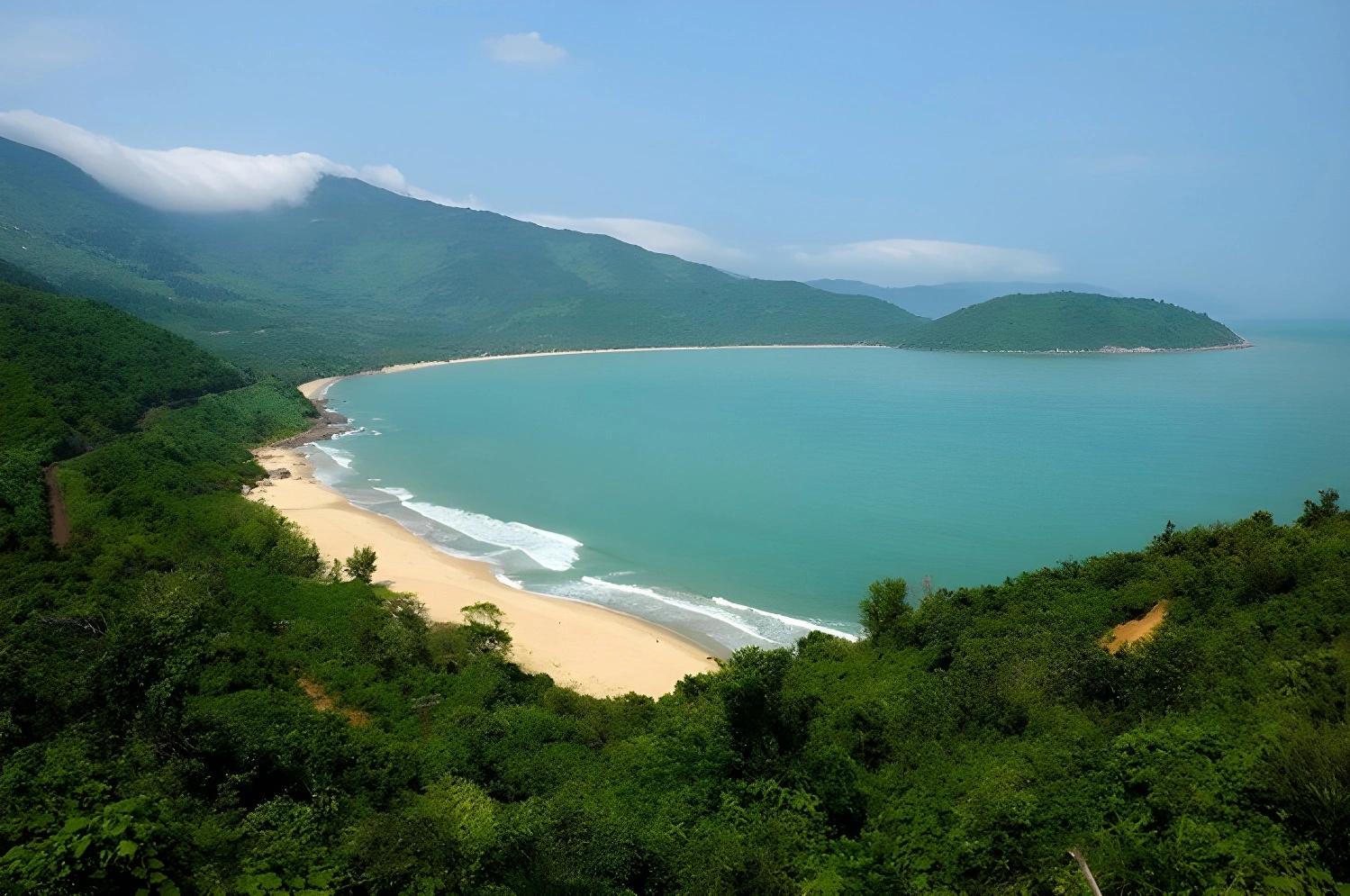 Paysage côtier du Vietnam sur le Circuit Privé Le Vietnam en liberté