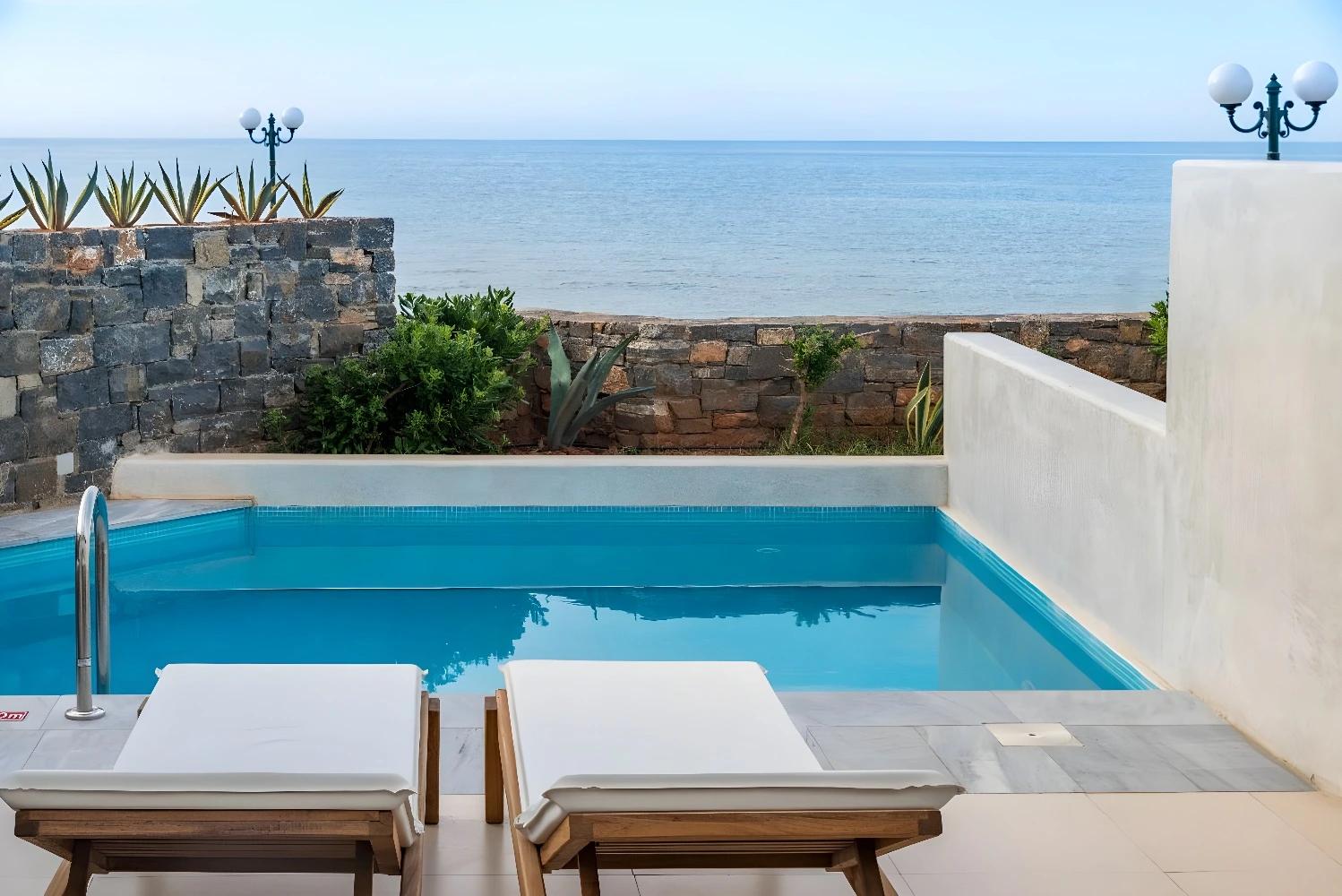 Piscine privée avec vue sur l'océan au The Island Hotel Resort - Adult Only