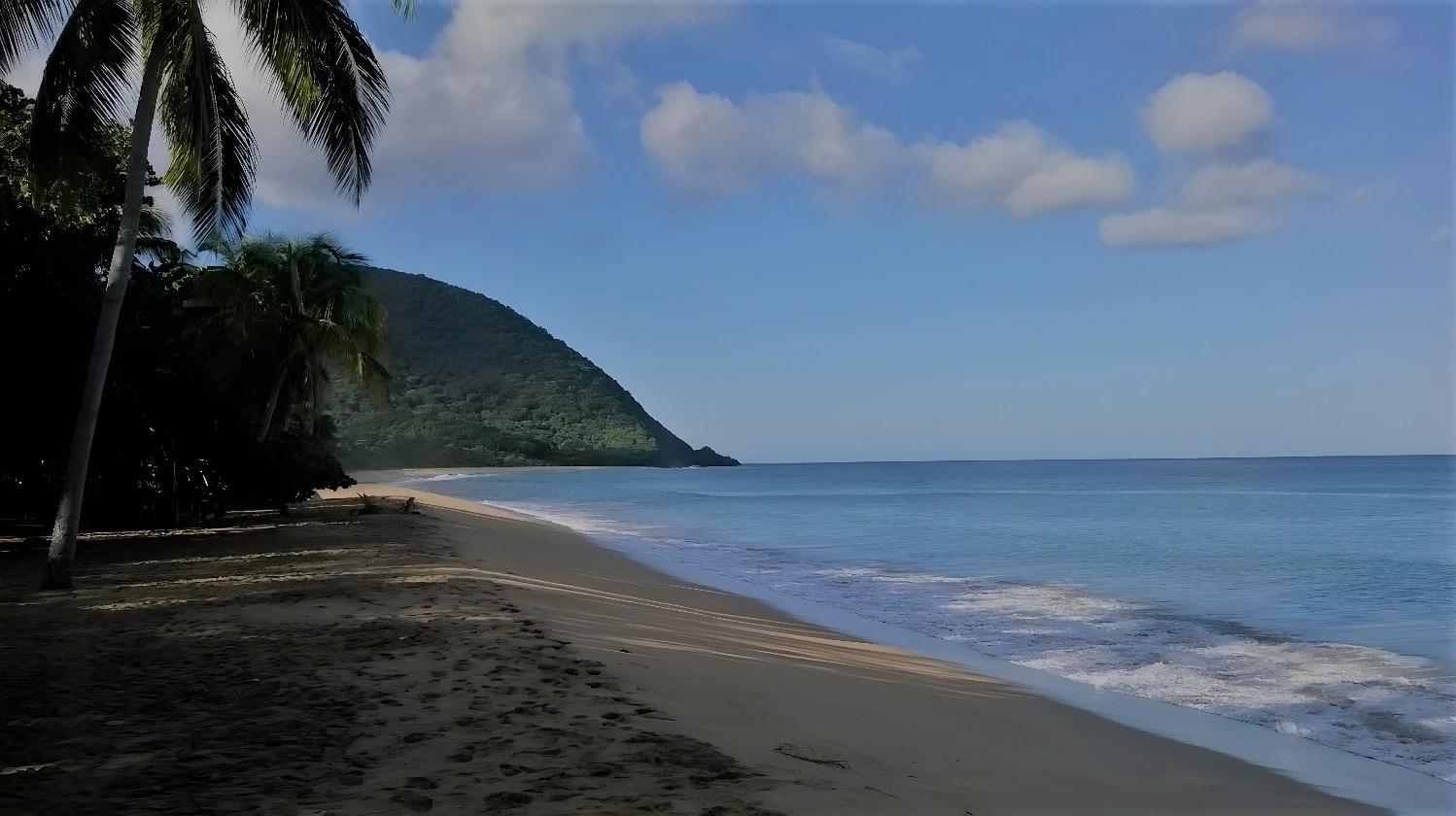 Plage de sable fin à proximité de Caraib Bay
