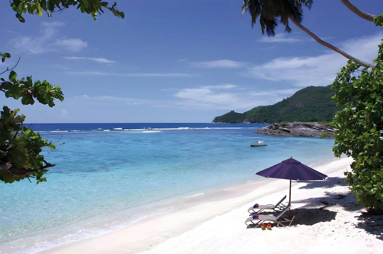 Plage privée au Doubletree by Hilton Seychelles - Allamanda Resort & Spa