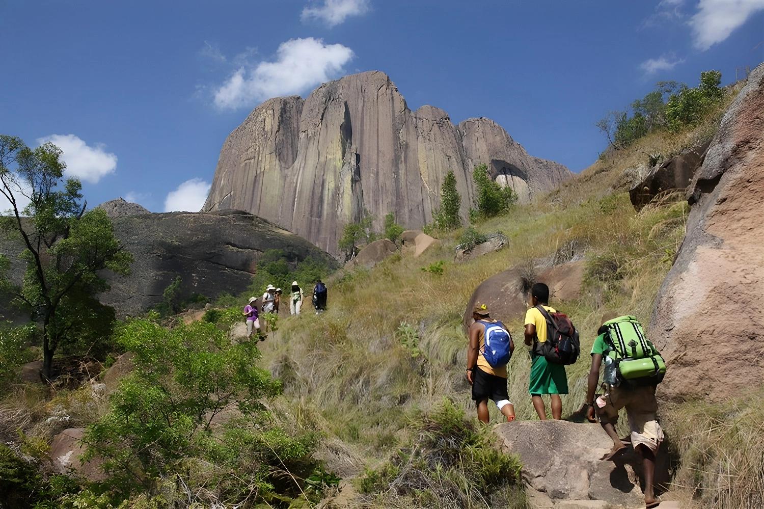 Randonnée vers les montagnes pour le produit Grande découverte du Sud au Nord en confort