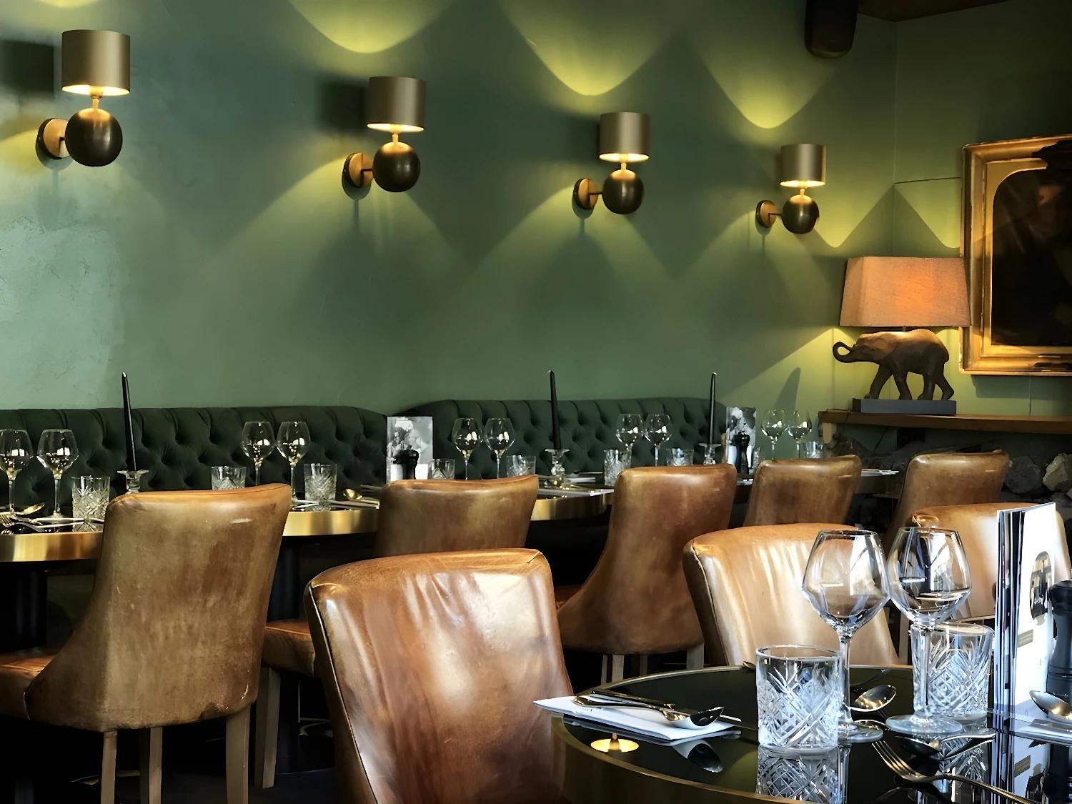 Restaurant chic et moderne aux Maisons de Léa
