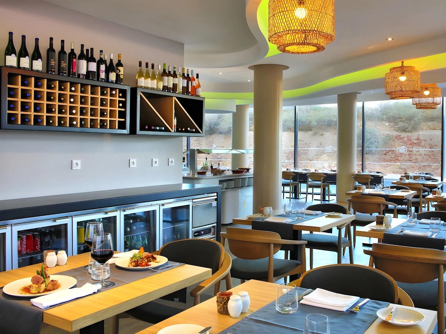 Restaurant élégant à l'hôtel Jupiter Marina - Adult Only