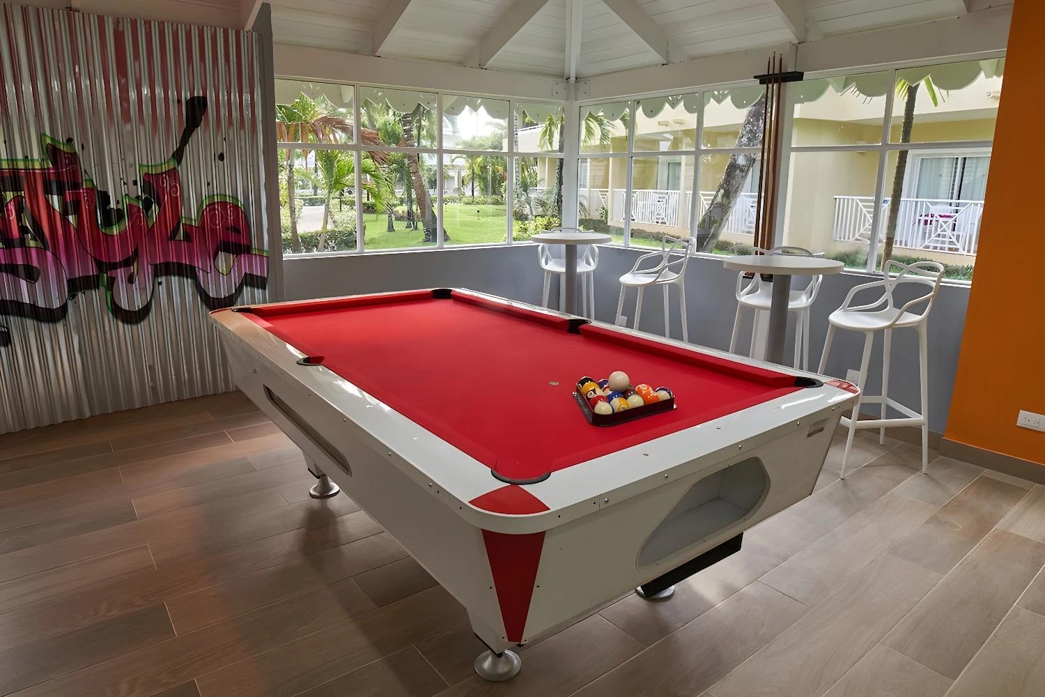 Salle de jeux avec billard au Bahia Principe Grand El Portillo