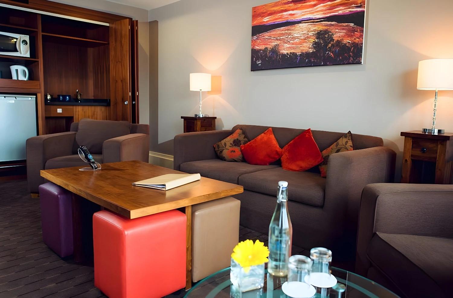 Salon accueillant et moderne au Maritime Hotel Bantry
