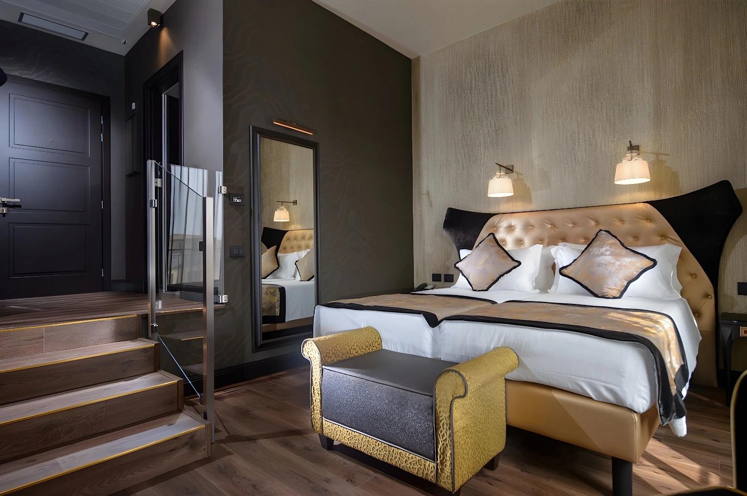 Spacious suite with modern decor at Palazzo Veneziano