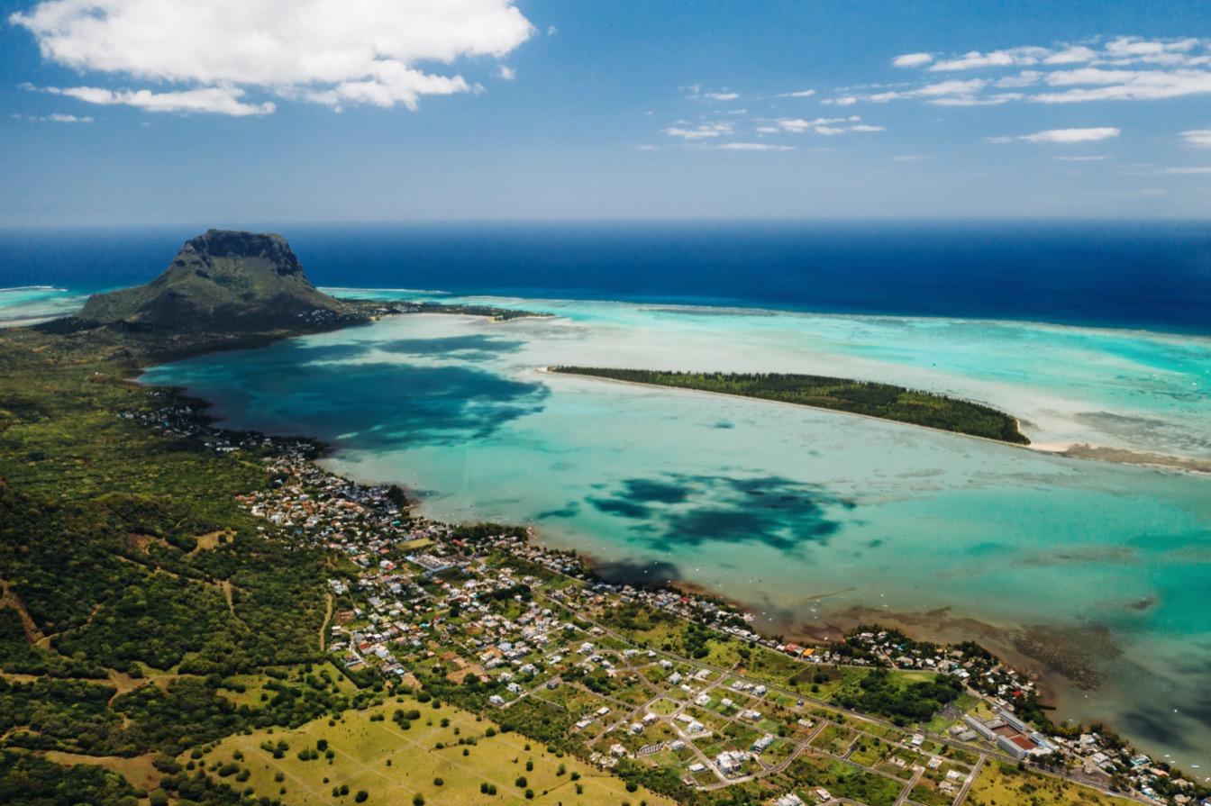 sud-ile-maurice-terre-sauvage-lagon-montagne