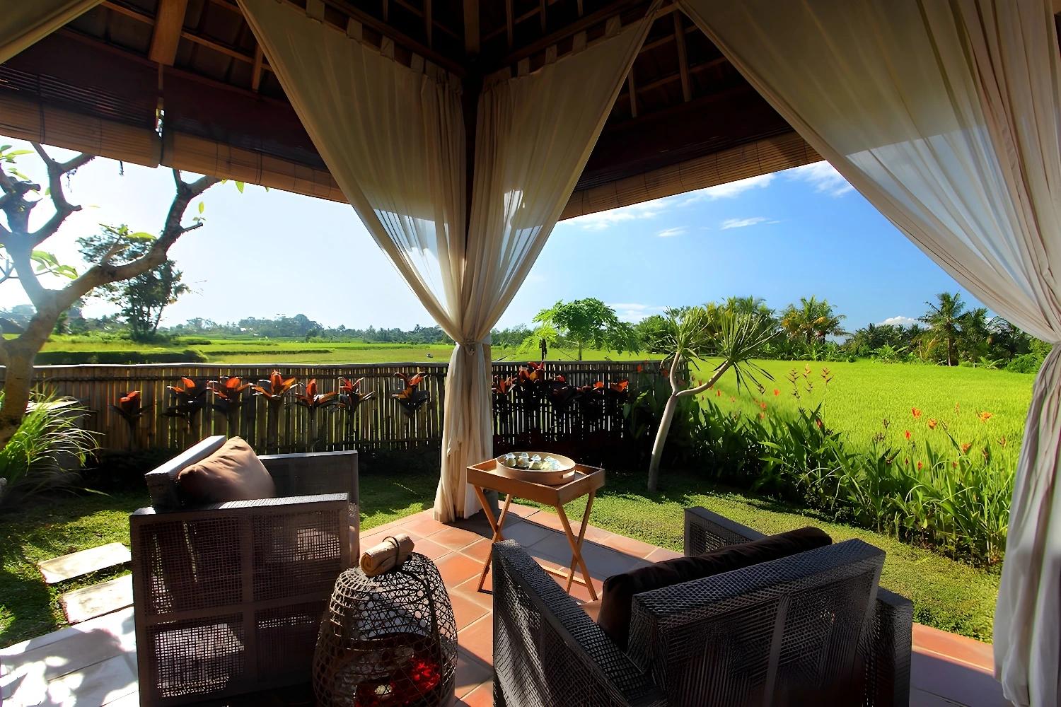 Terrasse avec vue sur les rizières au Mathis Retreat