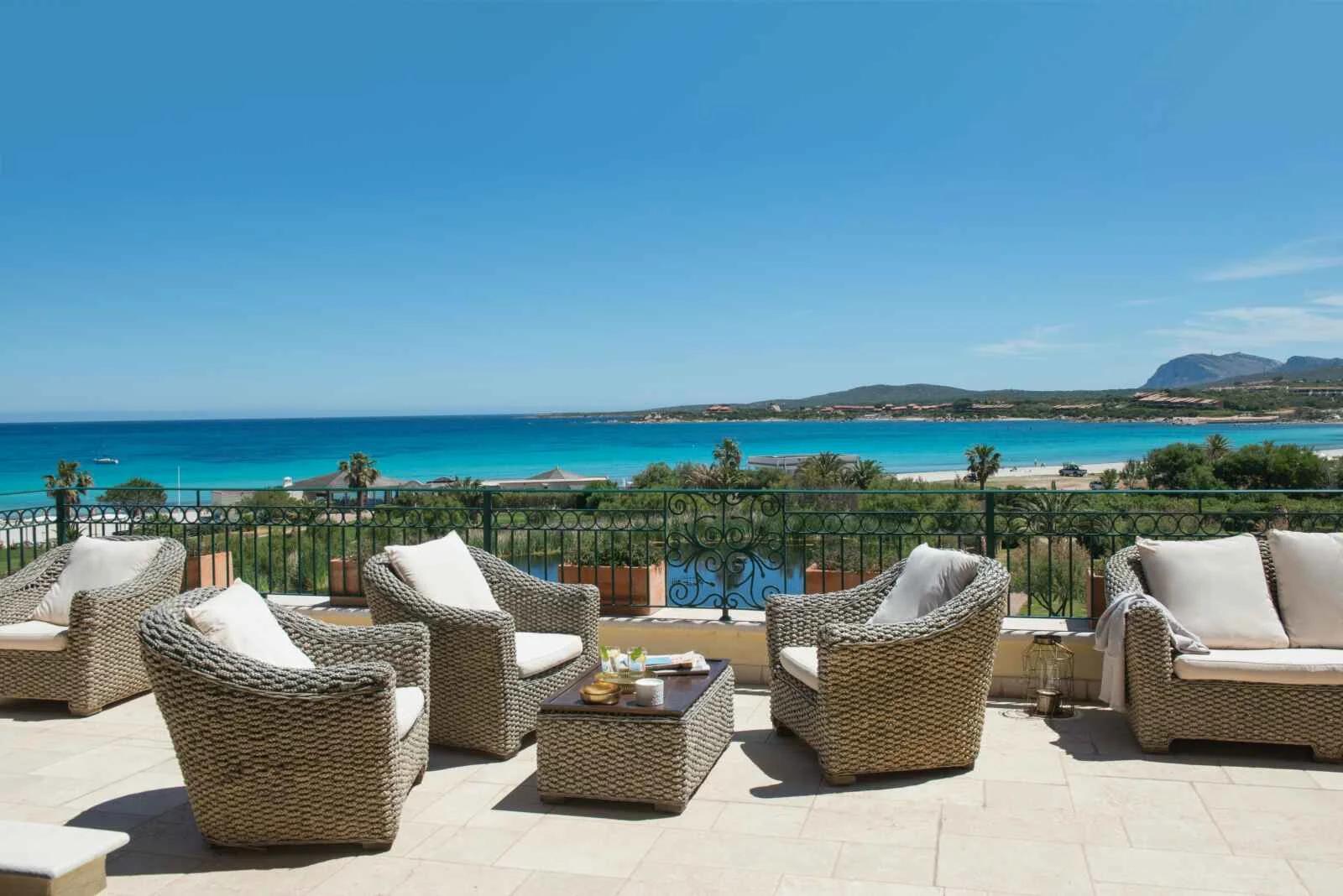 Terrasse avec vue sur la mer à Abi d'Oru