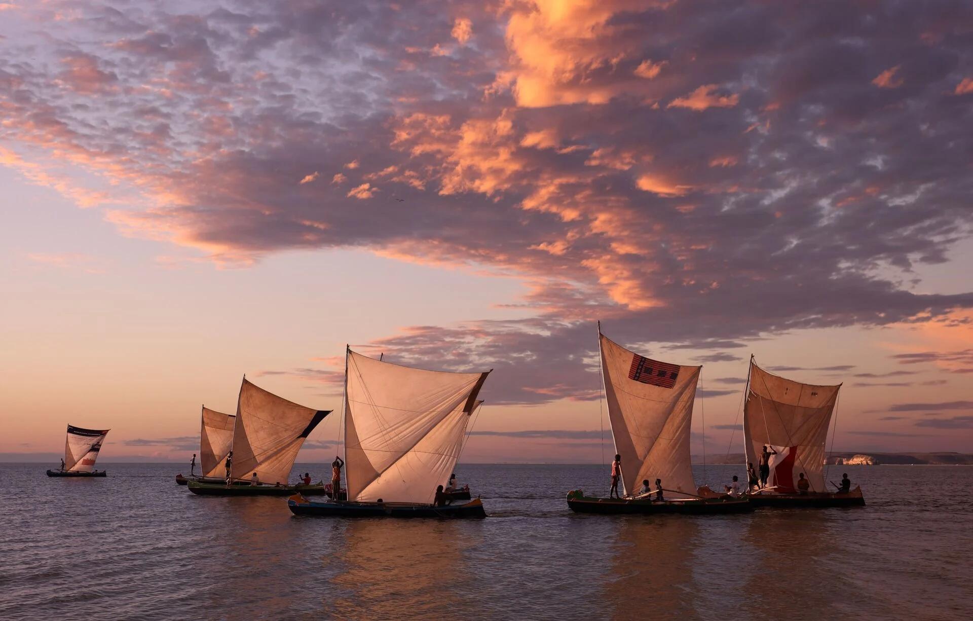 Voiliers au coucher du soleil à Nosy Be, produit Nosy Be : La rose des vents