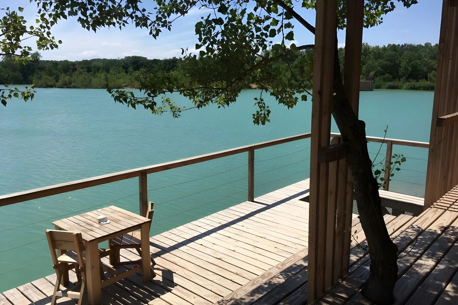 Nuit romantique en cabane flottante à Châteauneuf-du-Pape