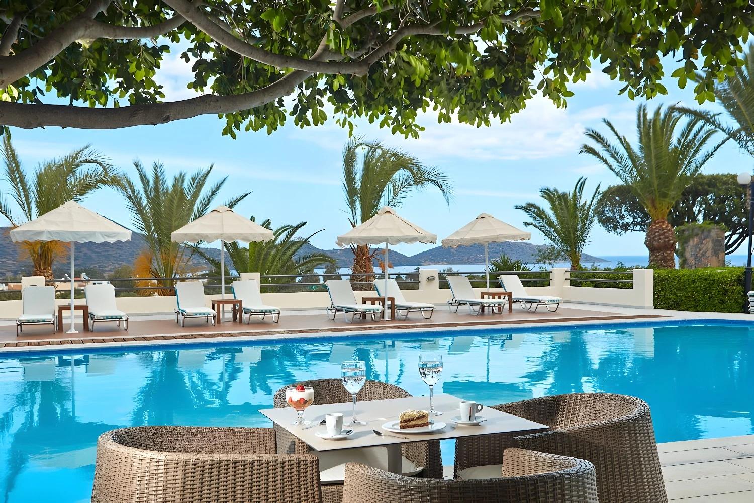 Paradis méditerranéen secret : découvrez l'Elounda Palm Hotel