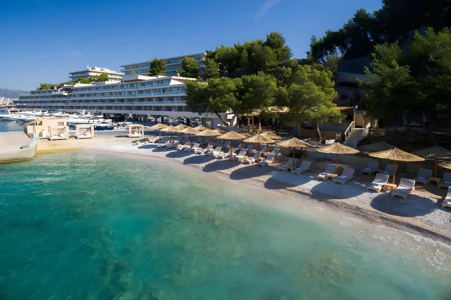 Hôtel 5★ à Split : luxe, plage privée et vue Adriatique