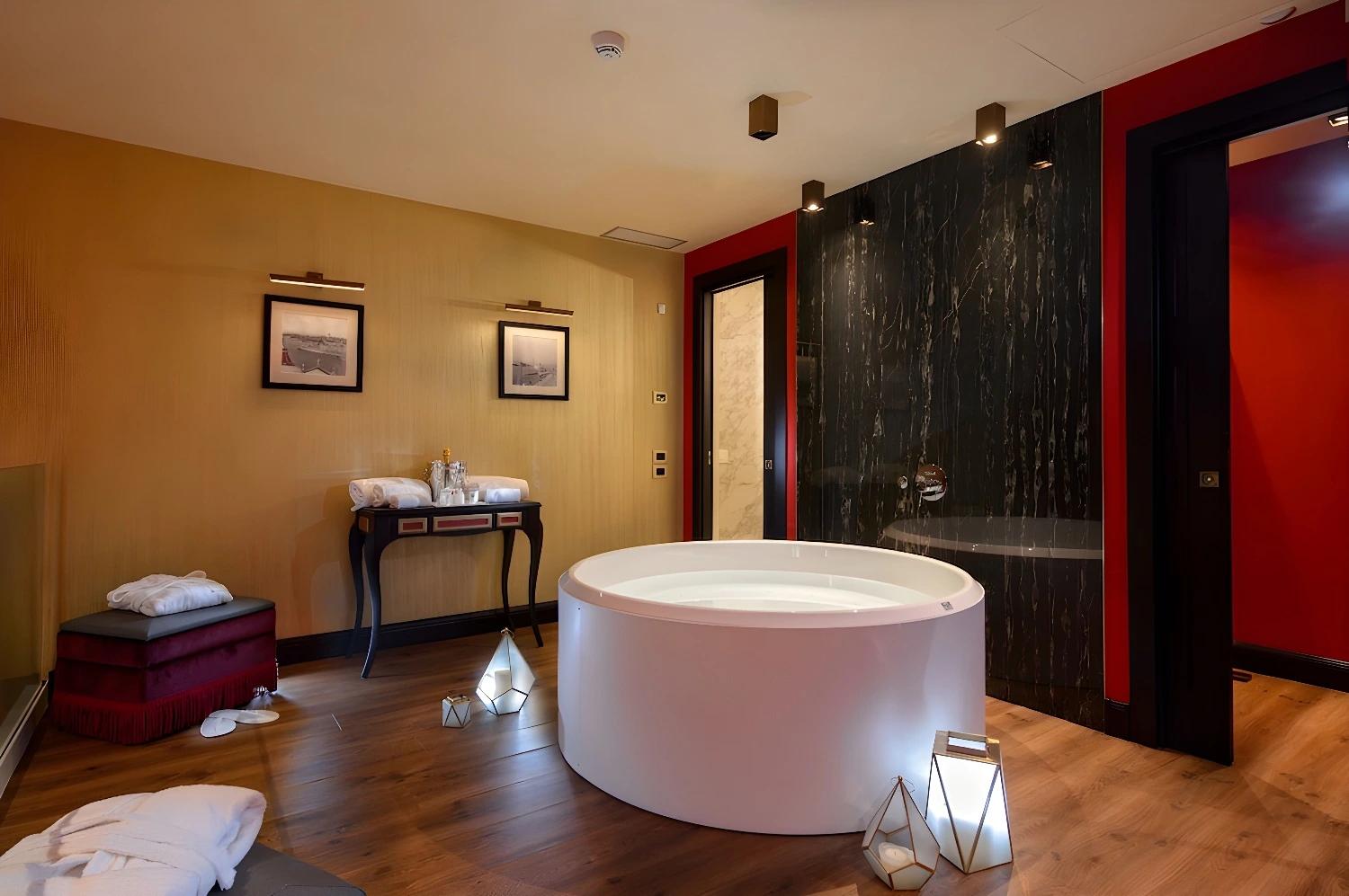 Palais avec jacuzzi privé et vue sur Venise magique