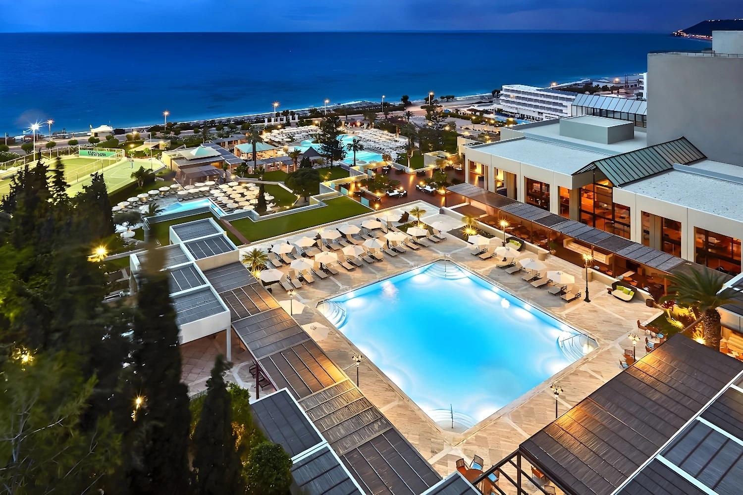 Vue mer inoubliable à Rhodes : découvrez cet hôtel surprenant