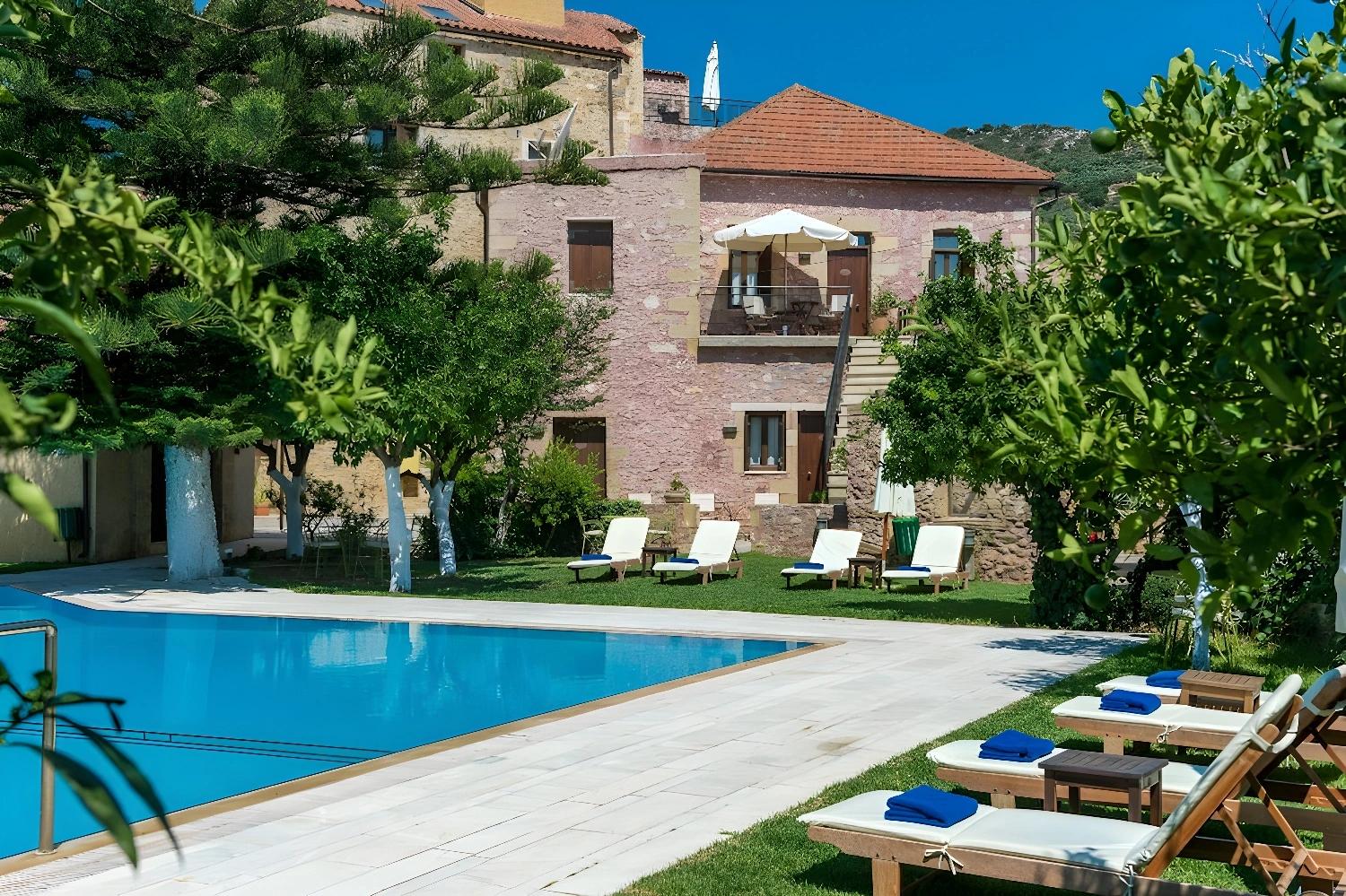 Vacances en Crète : village secret avec piscine privée