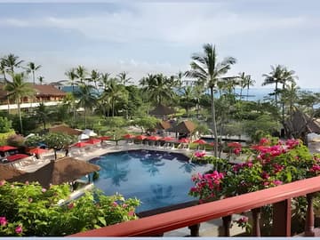 Piscines paradisiaques à Bali: nagez depuis votre terrasse!