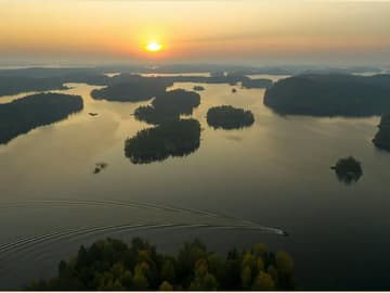 Laponie : Canoë, Randonnées & Huskies en Été Arctique