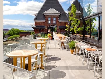 Découvrez l'Hôtel Branché de Toronto, Ancien Bordel historique