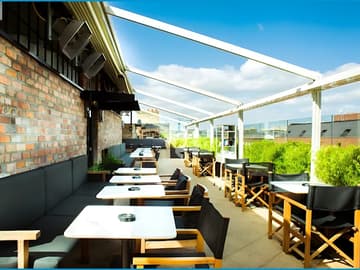 Dublin : Hôtel Branché au Rooftop Insta-Parfait