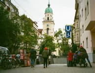 S'intégrer sur place