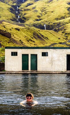 La piscine naturelle de Seljavallalaug