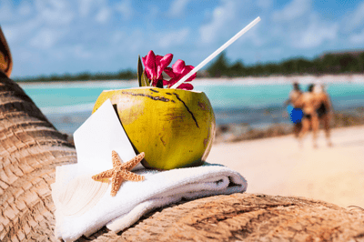 Bar à cocktails sur la plage