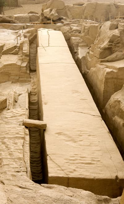 L'obélisque inachevé