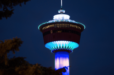 Dîner dans les restaurants tournants de la tour de Calgary
